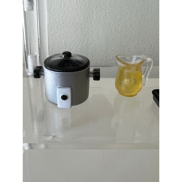 Kitchen Black Oven Replacement with Calico Critters Mixed Accessory Toy Lot - Picture 6 of 7